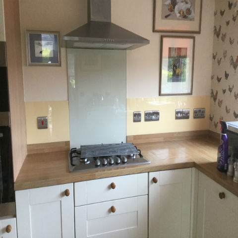 How To Fit an Acrylic Splashback